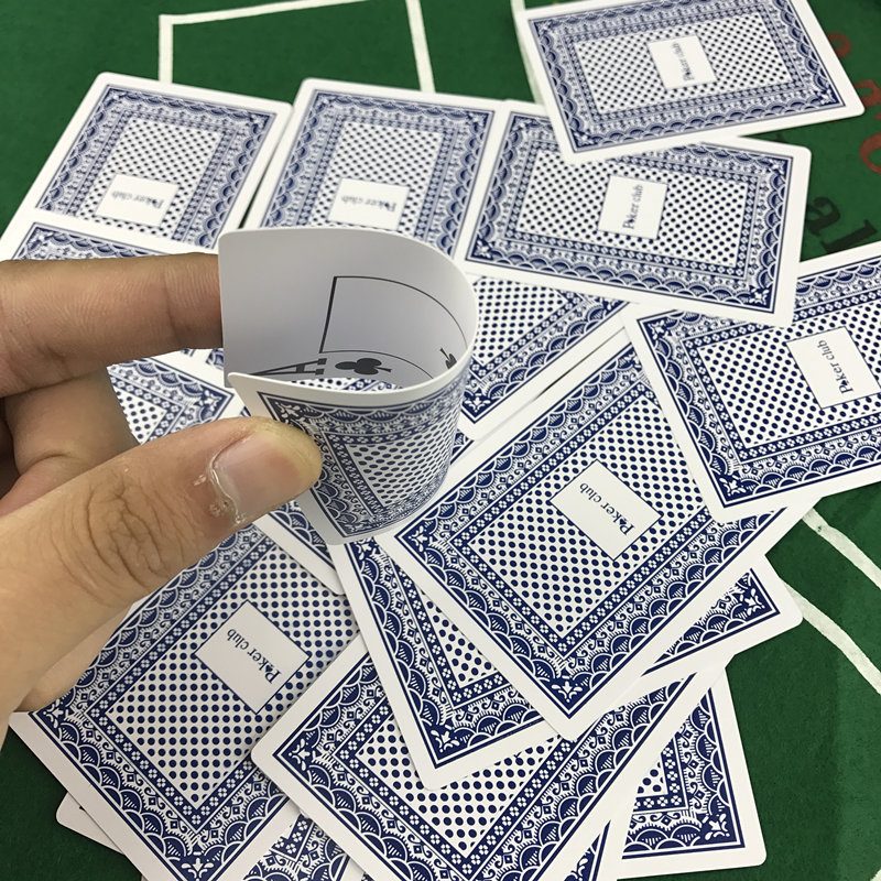 Cartes à jouer en plastique ré - Board Game Illustration avis et prix
